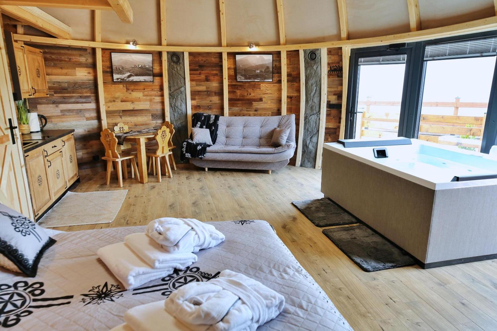 Tatry Mountain Glamp Z Jacuzzi 호텔 자코파네 외부 사진