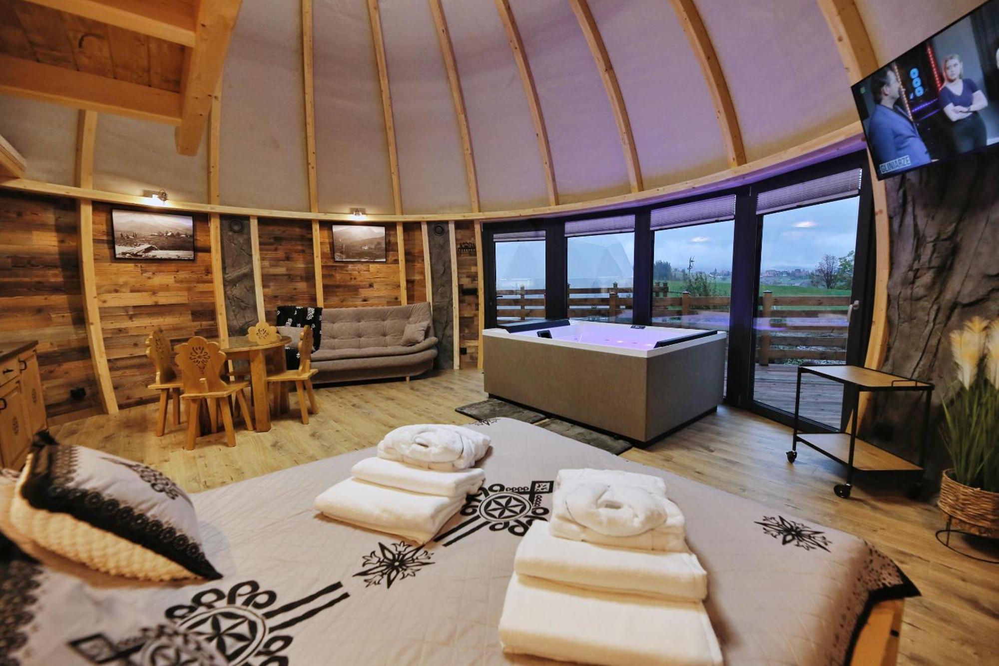 Tatry Mountain Glamp Z Jacuzzi 호텔 자코파네 외부 사진