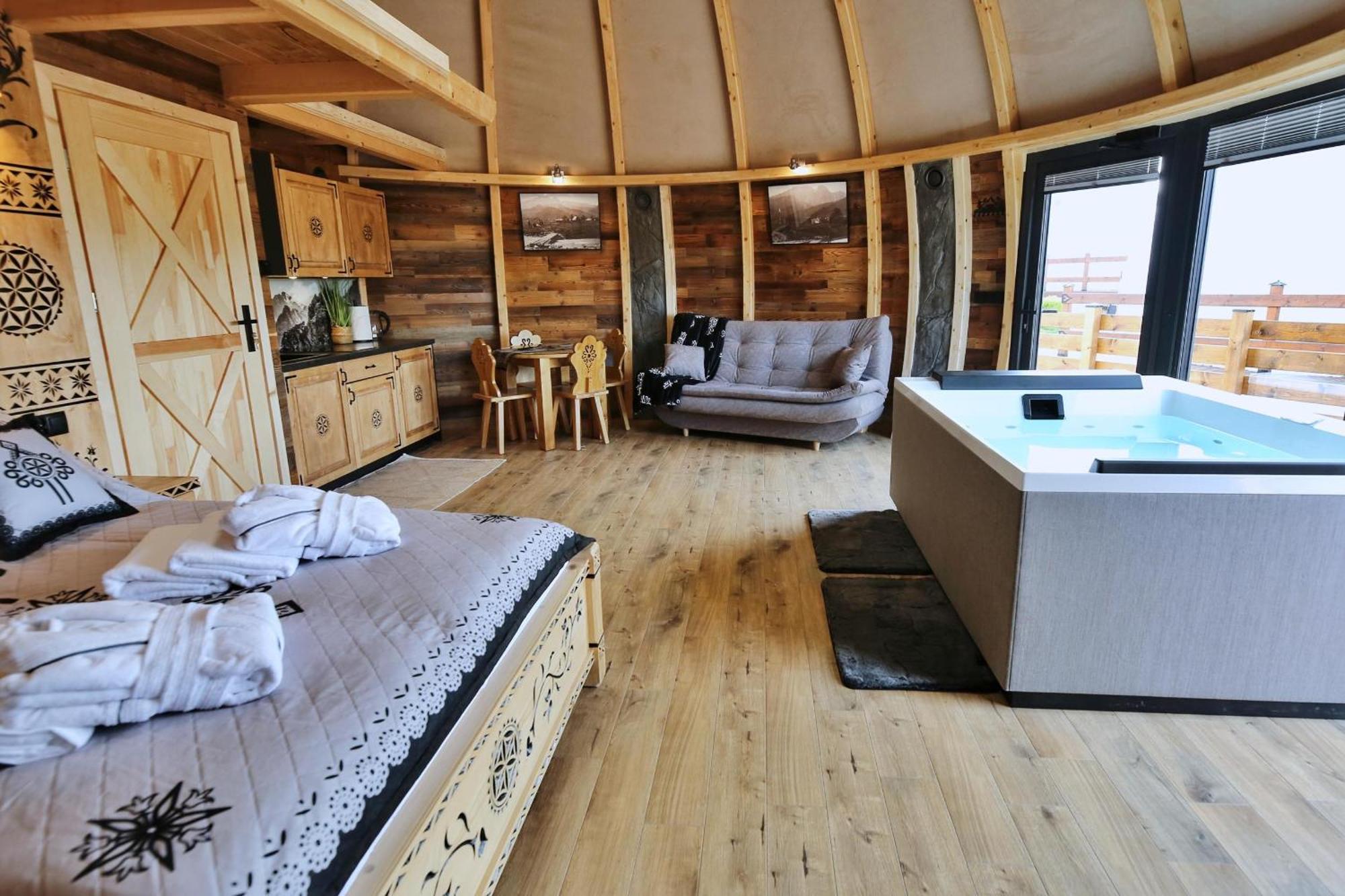 Tatry Mountain Glamp Z Jacuzzi 호텔 자코파네 외부 사진