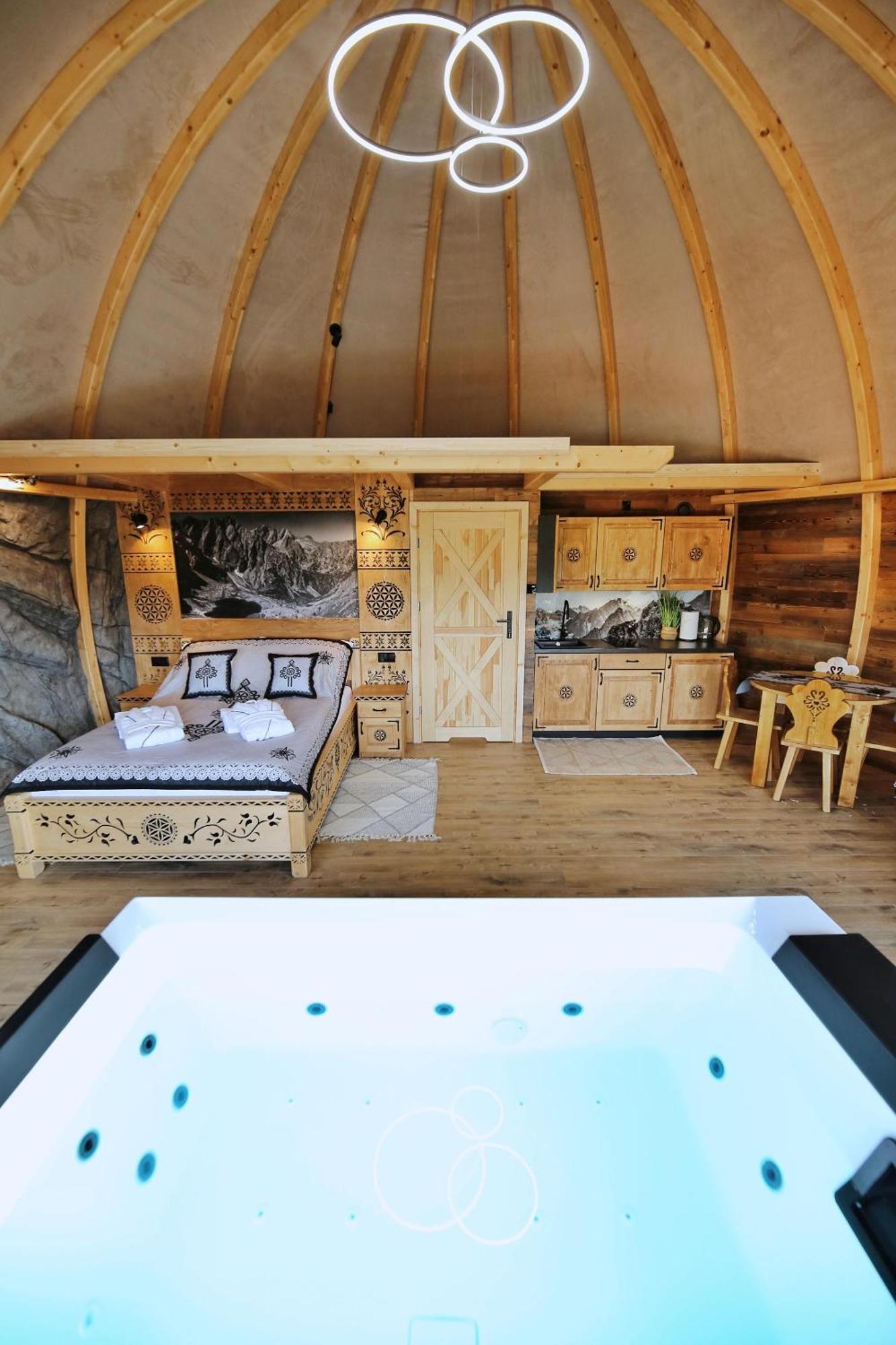 Tatry Mountain Glamp Z Jacuzzi 호텔 자코파네 외부 사진